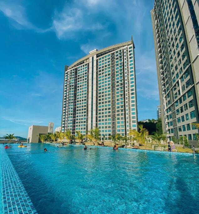 Sea&Pool View Stunning Homestay, Wifi, Netflix Near Malls, Jetty, Convenient Stores Kota Kinabalu Exterior foto